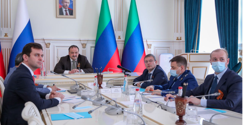 Нелегальные многоэтажки разделили на цвета светофора